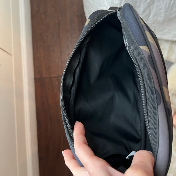 Neoprene Camo Crossbody Purse - Picture 3 of 4